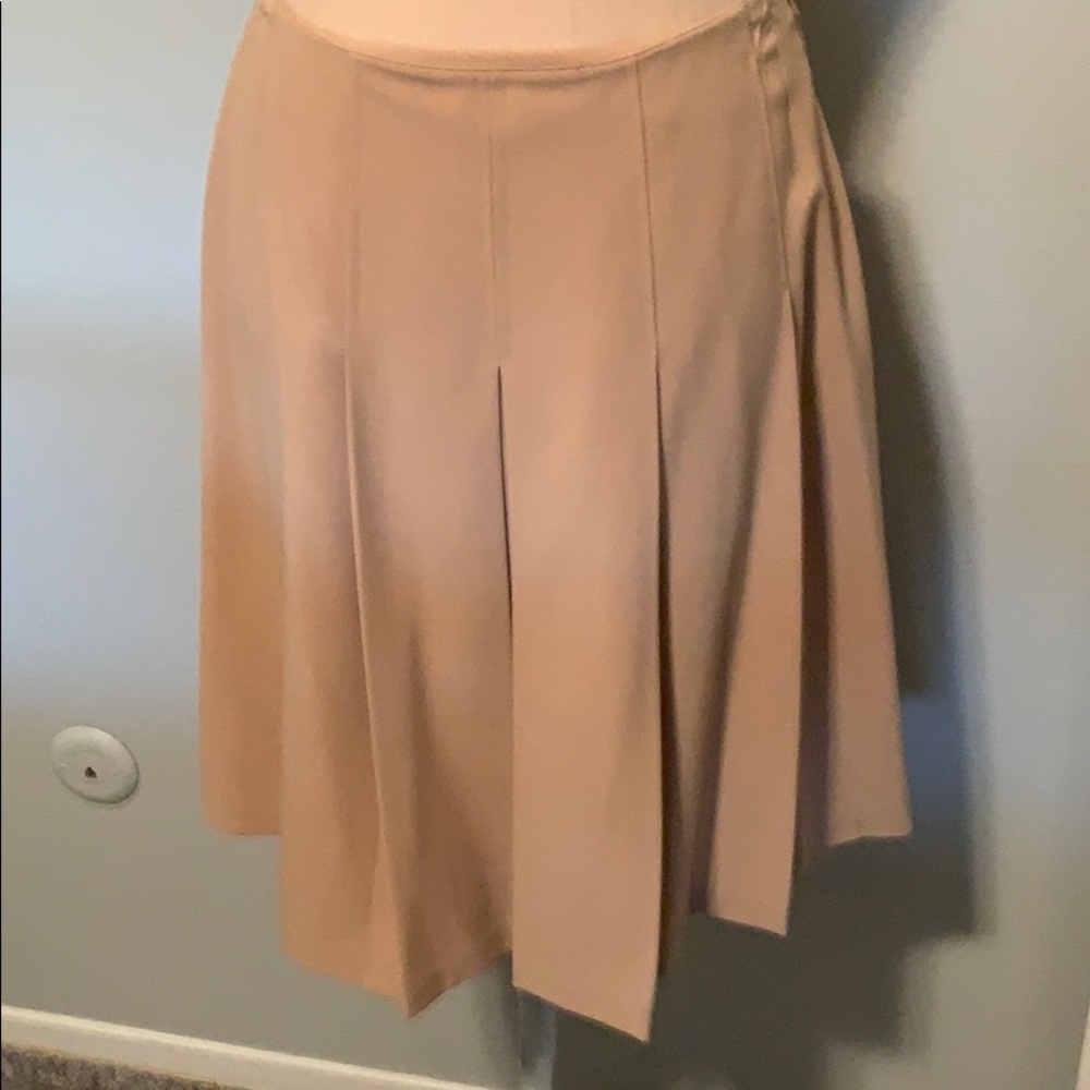 Max Studio Pleated tan skirt size 4